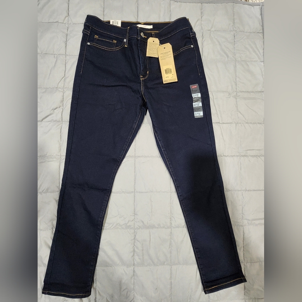 Levi's Women's 311 Shaping Skinny Jeans Size 12 Short W31 X L28, Blue Dark Wash
